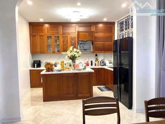 BÁN NHÀ Mặt ngõ THái Thịnh, Đống đa, DT 39m, 5 Tầng,MT 6,5m, G.ía 11,2 Tỷ - 3