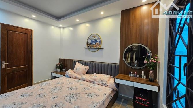 Nhà đẹp Yên Hòa. Ngõ thông 3 gác - Gần phố. DT 36m2* 5 Tầng* MT 4.3m. Chào 7.65 Tỷ còn TL - 3