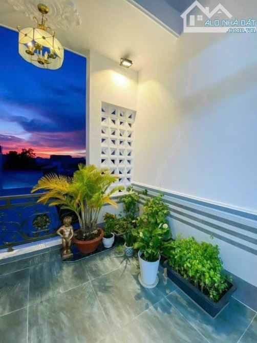 NHÀ TRỆT HAI LẦU PHONG CÁCH TÂN CỔ ĐIỂN  TRỤC CHÍNH HẺM 876 TRẦN NAM PHÚ - THÔNG RA ĐƯỜNG - 3