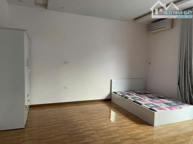 Bán nhà Tô Vũ - 193 Văn Cao, 61m 4 tầng, ngõ ô.tô, giá  4.35 tỉ - 3