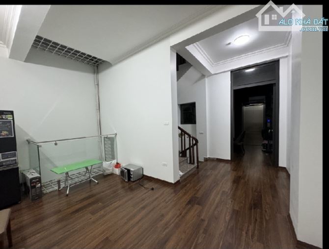 BÁN Nhà Mặt Phố Trạm/ 42 Tỷ/103 M2/6 Tầng/5.5 Mt - 3