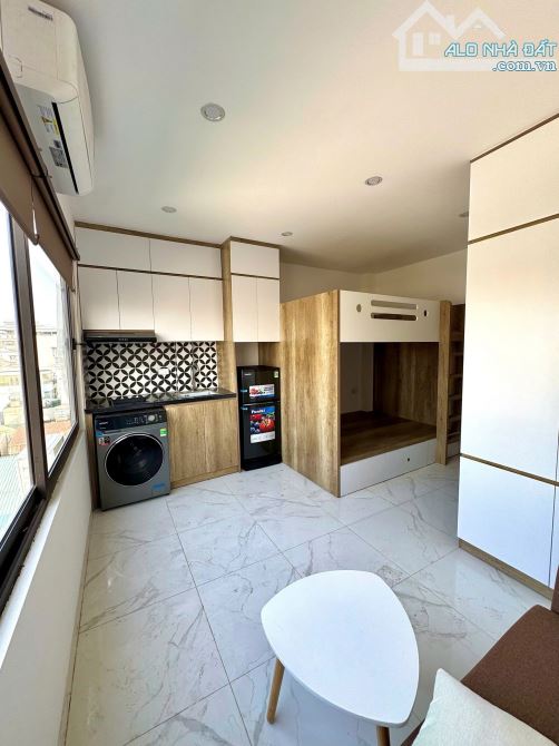 Cho Thuê CCMN 241 Ngõ Chợ Khâm Thiên  30m2 Studio Gác Xép Ban Công Giặt Riêng Thang Máy - 3