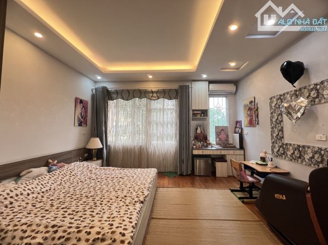 Bán nhà phố Ngô Xuân Quảng, Gia Lâm - 100 m2, MT 5m - Vỉa hè, ô tô tránh - Giá 16.1 tỷ - 3
