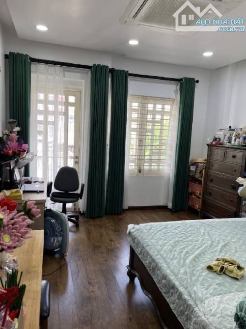 Nhà đẹp khu ven sông, 3 tầng, 102m², đường 10m, sát Gigamall Phạm Văn Đồng, giá 12,5 tỷ - 3