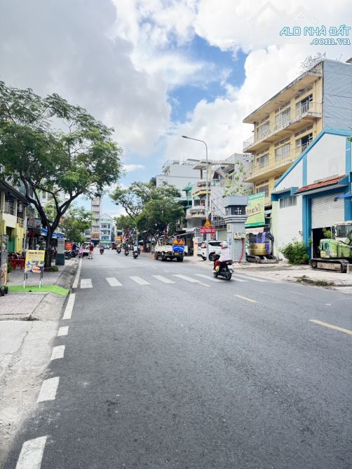 Bán Nhà MT Nguyễn Văn Của - 4.45m x 20m - 89m.2- 1 Trệt 1 Lầu - 2PN - 2WC F13 Q8 - 4