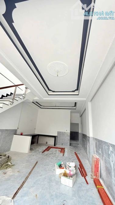 Nhà 1 trệt 1 lầu Sổ hồng Hoàn công - Gần bờ Hồ phường dĩ an, kcn Sóng thần 1 giá 4 tỷ 500t - 4