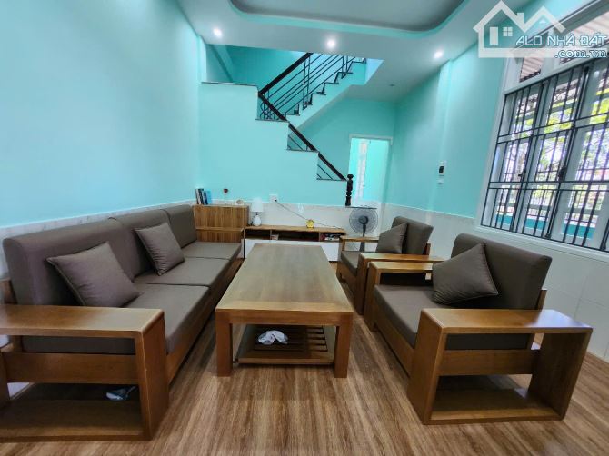 Nhà 2 mặt tiền Triệu Quang Phục ngang 18.6m - 6