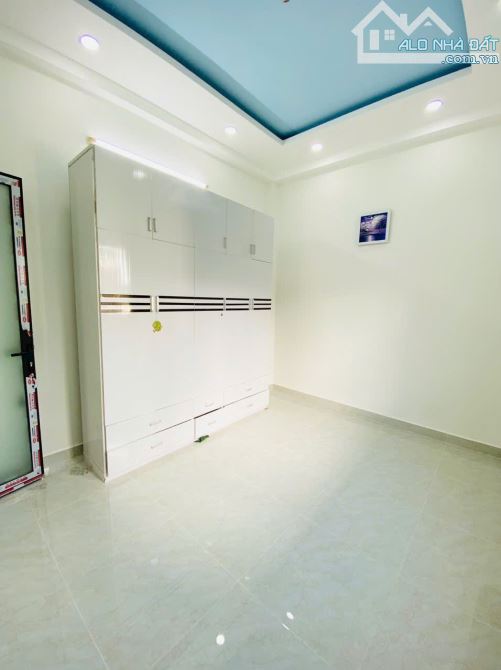 Nhà 3 tầng lô góc 2 mặt tiền Lưu Hữu Phước , 4PN , 3WC , ( 3.6 x 11 ) , hẻm 4m, nhỉnh 4 tỷ - 4