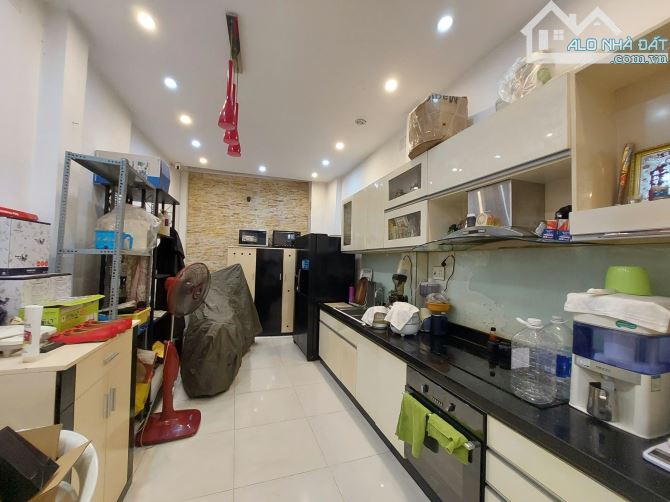 Gia đình gấp bán nhà Quận 1 ngay Phố Tây Bùi Viện CV 23T9, rẻ 20% thị trường - 4