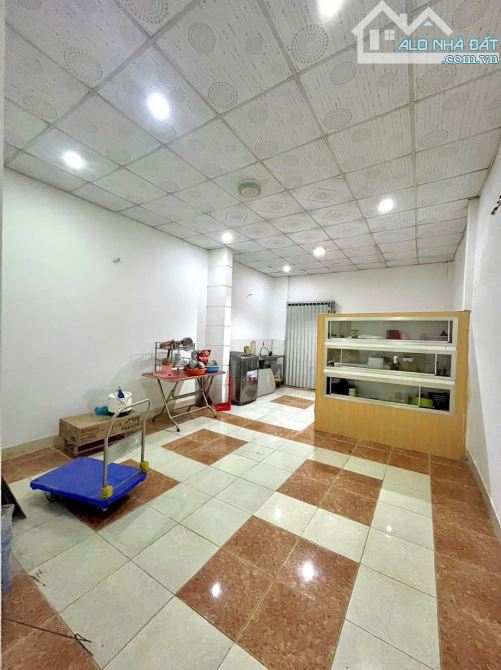 bán nhà mặt tiền đường trần hưng đạo, ngang 4.37m, 1 lầu, vị trí đẹp phù hợp kinh doanh - 4
