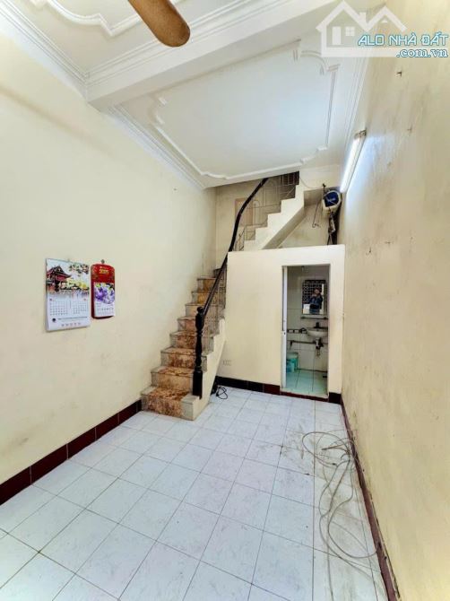 Bán nhà riêng tại Bạch Mai, 5,5 tỷ, 28m2, 2PN, 3WC Nhà dân xây trước nhà 3m cách phố 44m - 4