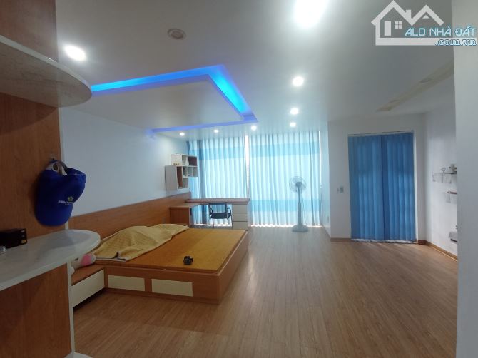 Bán nhà 5 tầng mặt đường Nguyễn Công Trứ kdt Hòa Vượng - 4