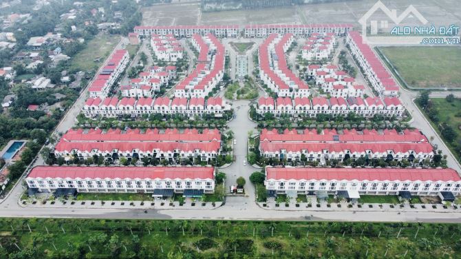 Nhà hoàn thiện 2 tầng đường 25m Royal Park Huế - 4