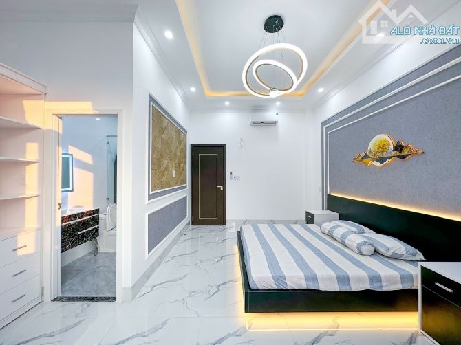 BÁN NHÀ 1T2L đúc mới, HIỆN ĐẠI Nội Thất TUYỆT ĐẸP, sổ Hồng hoàn chỉnh - 4