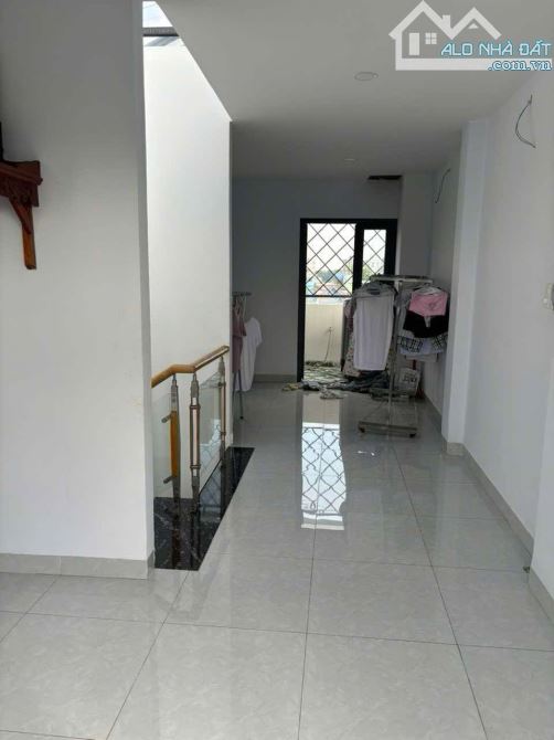 HẺM XE TẢI - AN PHÚ ĐÔNG - 75M2 - 4 TẦNG - NGAY TRƯỜNG ĐẠI HỌC NGUYỄN TẤT THÀNH - 4