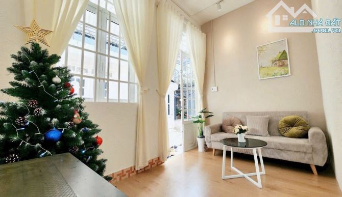 Bán nhà hẻm 24 Trần Hưng Đạo chỉ 1750 - 4