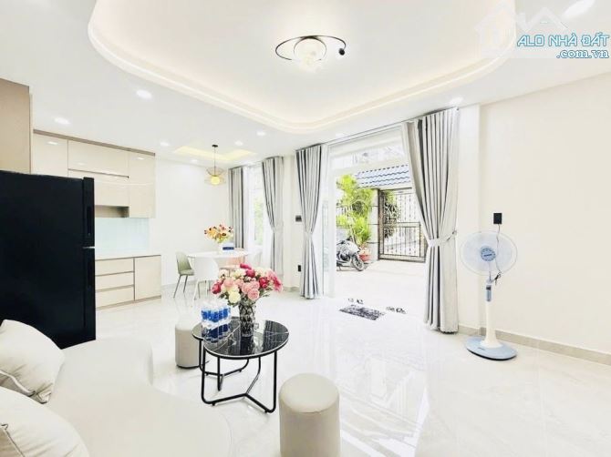 Bán gấp HXH Lê Thị Hồng tchỉ 17 tỷ TL tiện ở và KD,4 tầng full nội thất,thang máy. - 4