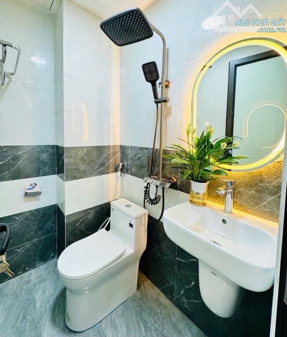 Bán nhà Thanh Nhàn, nhà đẹp full nội thất, ngõ ba gác, thông tứ tung, giá loanh quanh 5 tỷ - 4