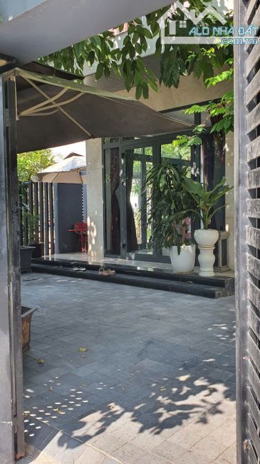 Nhỉnh 11 TỶ: BÁN BIỆT THỰ ĐÀ NẴNG - 2 MẶT TIỀN đg 7,5m - Gần HOÀNG VĂN THÁI: 9 x 19m - 3 T - 4