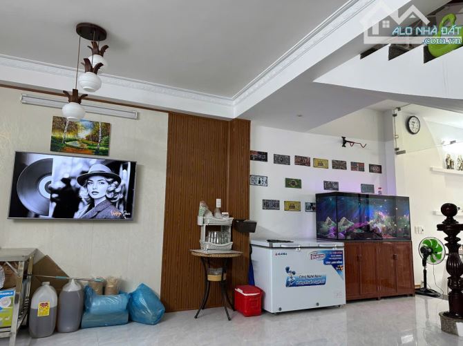 SẬP HẦM NHÀ 3T M.TIỀN KINH DOANH - NGAY TRƯỜNG HỌC - GIÁ NGANG GIÁ ĐẤT - 4