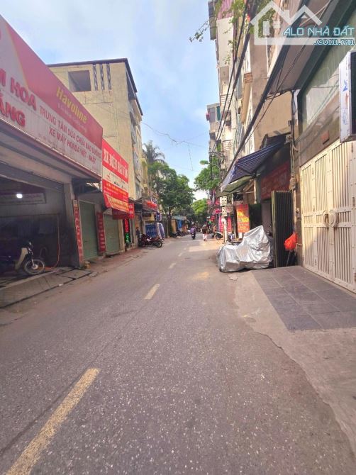 BÁN NHÀ MẶT PHỐ HOA BẰNG KINH DOANH CỰC ĐỈNH  67M2 - 3 TẦNG - 4