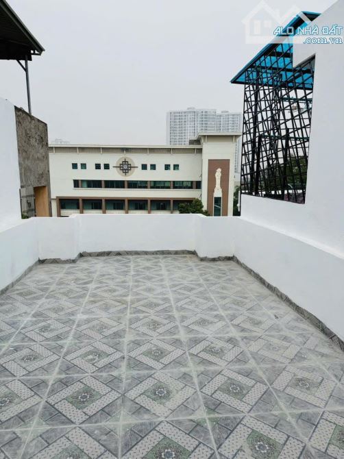 NHÀ ĐẸP MỚI XÂY - 6 TẦNG  - Ở SƯỚNG - BAY NHANH - 4