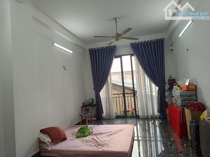 CÁCH MẶT TIỀN 30M - 4 TẦNG ĐỀ THÁM CÔ GIANG QUẬN 1 DT: 3.8*8M- 7 TỶ 7 - 4