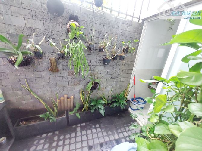 Nhà Đẹp - Hẻm xe hơi 6m - Kế Lê Văn Việt - Sổ nở hậu tài lộc - Hoàn công đủ - Chỉ 5 tỷ - 4