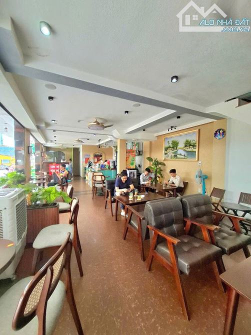 Bán nhà mặt tiền ngang lớn đường Nguyễn Giản Thanh Quận 10 - 4