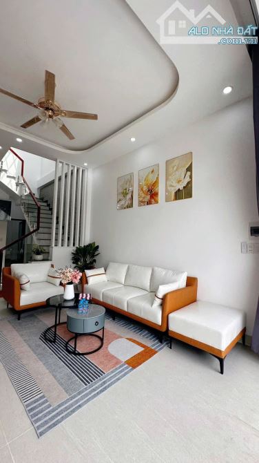 🌇 Nhà cao thoáng mát – mỗi sáng đứng ban công thấy yêu đời hơn - 4