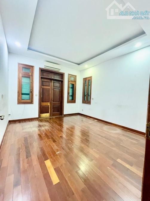 CHÍNH CHỦ BÁN NHÀ MẶT NGÕ ĐƯỚNG LẠC LONG QUÂN DT 52M2, 6 Tầng, Mt 4.1M - 4