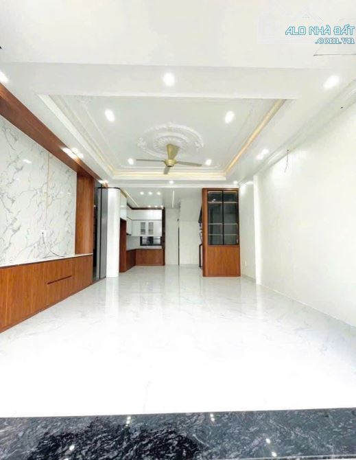 Siêu phẩm 3 tầng Độc Lập cực đẹp gần ngay chợ Minh Kha có sân cổng riêng - 4