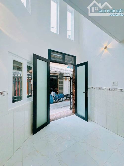 ‼️ Đường Bến Vân Đồn cực xịn ở Quận 4 , kế bên Quận 1 , mà hẻm trước nhà rộng 4 mét nữa ‼️ - 4
