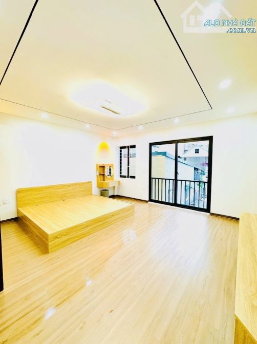 Bán Nhà Dân Xây Nguyễn Văn Cừ 6 Tầng - Thang Máy - Ô Tô Đỗ Ngay Sát - 3 Thoáng - 4