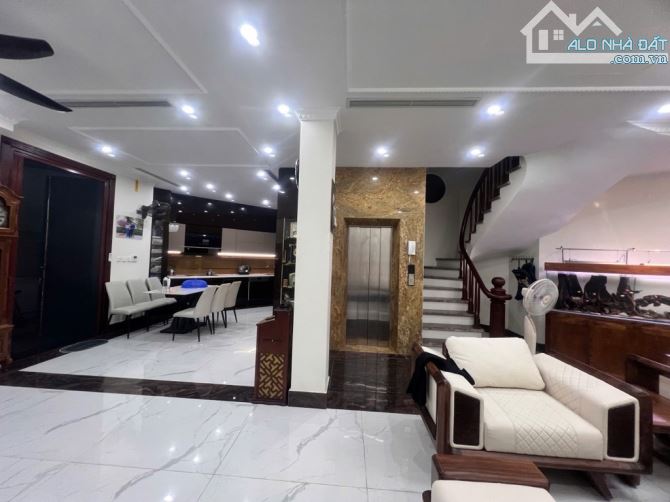 ĐẲNG CẤP NHÀ VƯỜN, NỘI THẤT TIỀN TỶ, Ô TÔ TRÁNH QUAY ĐẦU, 121M2X5T, THANG MÁY, 23 TỶ - 4