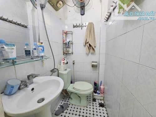 Bán nhà Cầu Giấy, 20m2, 4 tầng, mặt tiền 3m, giá 4.85 tỷ  HÀNG HIẾM - - 4