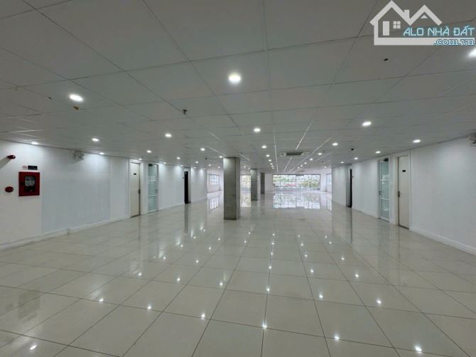 Văn phòng 300m2 Núi Thành, Hải Châu, làm việc 24/7 chỉ 12.5$ - 4