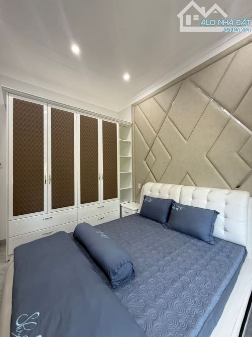 NHÀ 3 TẦNG MT LÊ VĂN SĨ,LIÊN CHIỂU GẦN BIỂN - 4