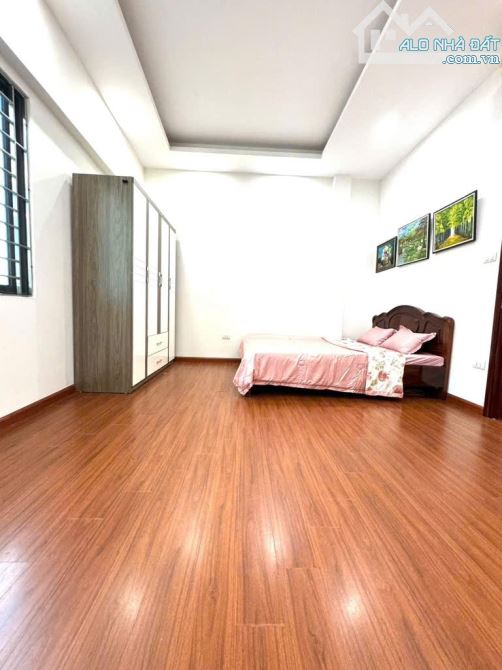 Bán nhà phố Minh Khai, Bạch Mai - 30m thẳng phố - 2 mặt ngõ, LÔ GÓC - 5 Tầng - Nhà mới - 4