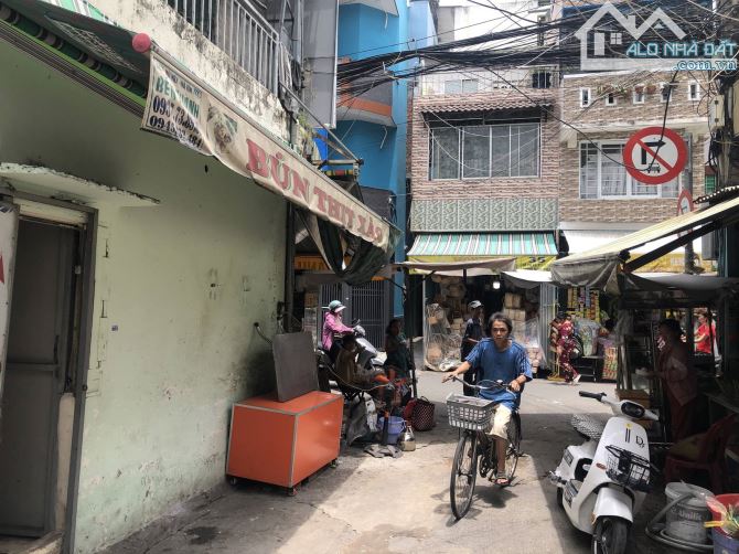 Bán nhà Hồ Thị Kỷ Quận 10 – Nhà cũ tiện xây mới – Hẻm thông rộng – Gần chợ & UBND - 4
