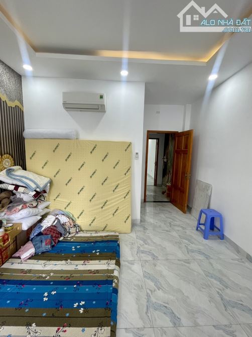 NHÀ ĐẸP TẶNG TOÀN BỘ NỘI THẤT- NGAY BỆNH VIỆN BÌNH TÂN- HƯƠNG LỘ 2 -DT: 4*16.5M- 6.4 TỶ - 4