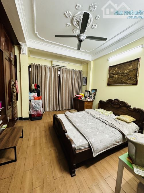 NGAY ĐẦU GIẢNG VÕ, PHÂN LÔ, VỈA HÈ, Ô TÔ TRÁNH, 90/120M2, MT5.8M, 31.5 TỶ, SẴN NHÀ 5 TẦNG, - 4