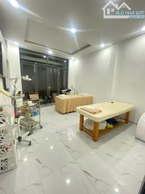 60M2 - 3 TẦNG - MẶT TIỀN KINH DOANH - NHÀ NỘi THẤT CAO CẤP - TÂN BÌNH - 10.5 TỎI - 4