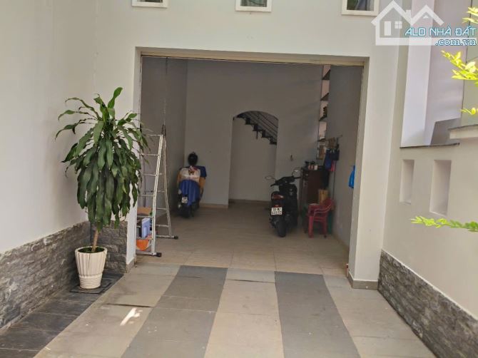 Biệt Thự MT Đường Số 3a Đối Diện Công Viên, Khu Tên Lửa, 10x21.5, 3 Tấm, 28 Tỷ, LH : Hữu - 4