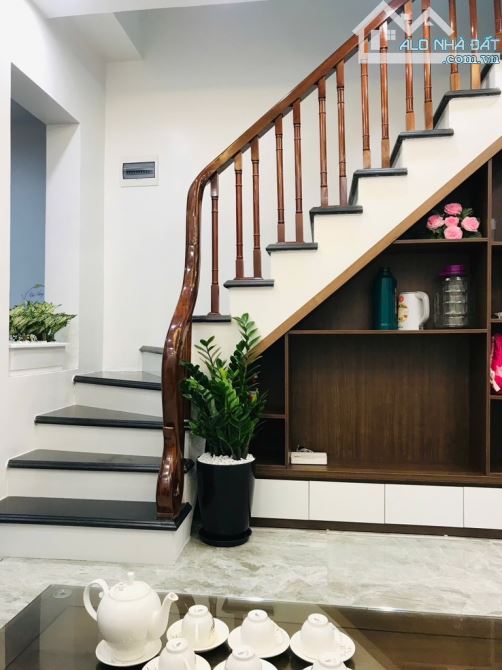 Bán nhà dân xây gần Uỷ ban Vân Canh ô tô đỗ cửa nội thất xịn 40m2 4 tầng mặt tiền 4m5 - 4