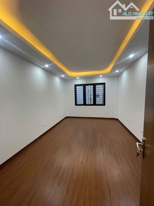Bán Nhà trong Phố Dương Văn Bé - 4