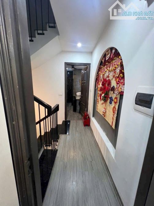 BÁN NHÀ Ngõ 173 Hoàng Hoa Thám, Ba Đình DT 45m, 5 Tầng, MT 3.1m, G.iá 9,9 tỷ - 4