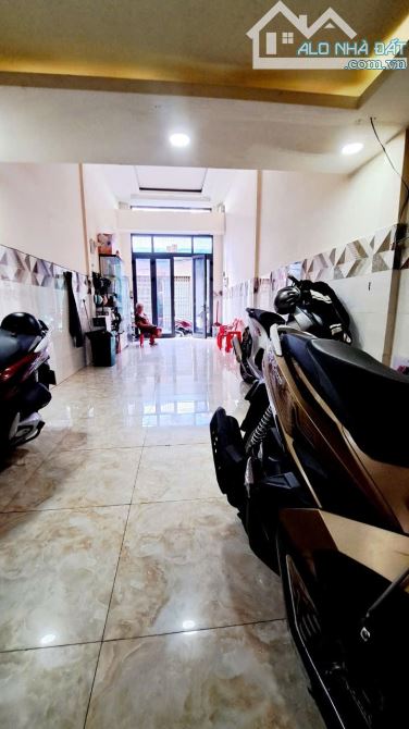 CỰC HIẾM! Nhà (NH5.4m) hẻm 235 Cao Văn Lầu - Mai Xuân Thưởng Quận 6 - 4