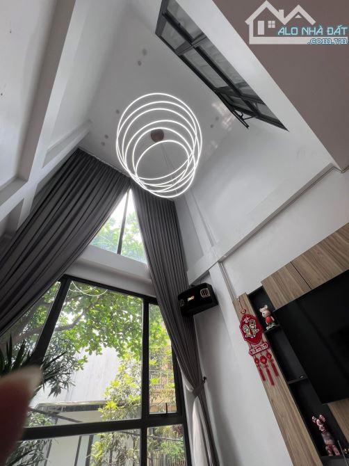 ẢNH THẬT 100%   ĐỀN LỪ Ô TÔ PHÂN LÔ THANG MÁY FULL NỘI THẤT - 4