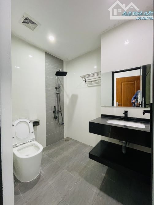 Phố Đặng Tiến Đông, giáp Hoàng Cầu, 7 tầng thang máy, ô tô tránh dừng đỗ, chào 13 tỷ 8 - 5